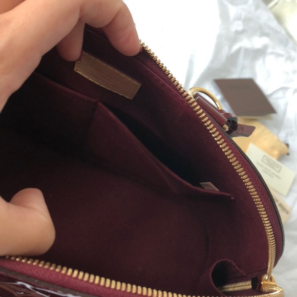 Louis Vuitton Alma PM Patent Leather Griotte RARE - Picture 8 of 8